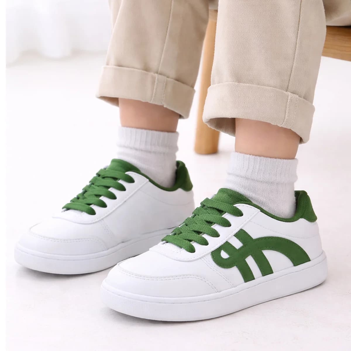 Vektor Verde Low-Top Casual Sneaker